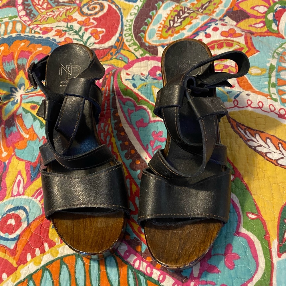 Black sandals size 9.5